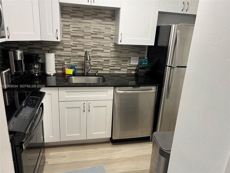На продажу: $649,999 (2 спален, 2 ванн, 1320 Квадратных фут)