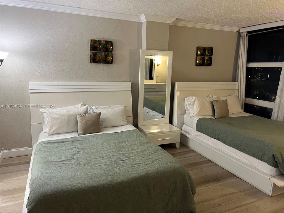 На продажу: $649,999 (2 спален, 2 ванн, 1320 Квадратных фут)