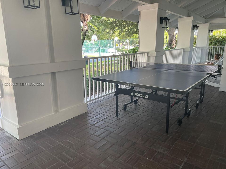 For Rent: $2,050 (1 beds, 1 baths, 694 Square Feet)