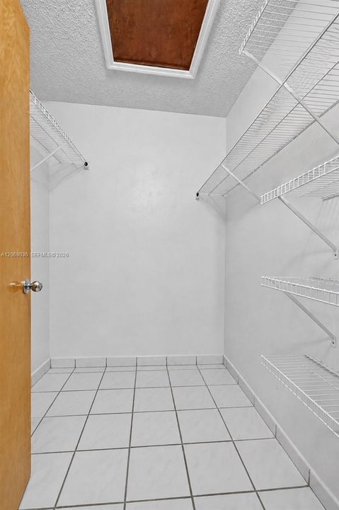 For Sale: $530,000 (3 beds, 2 baths, 1414 Square Feet)