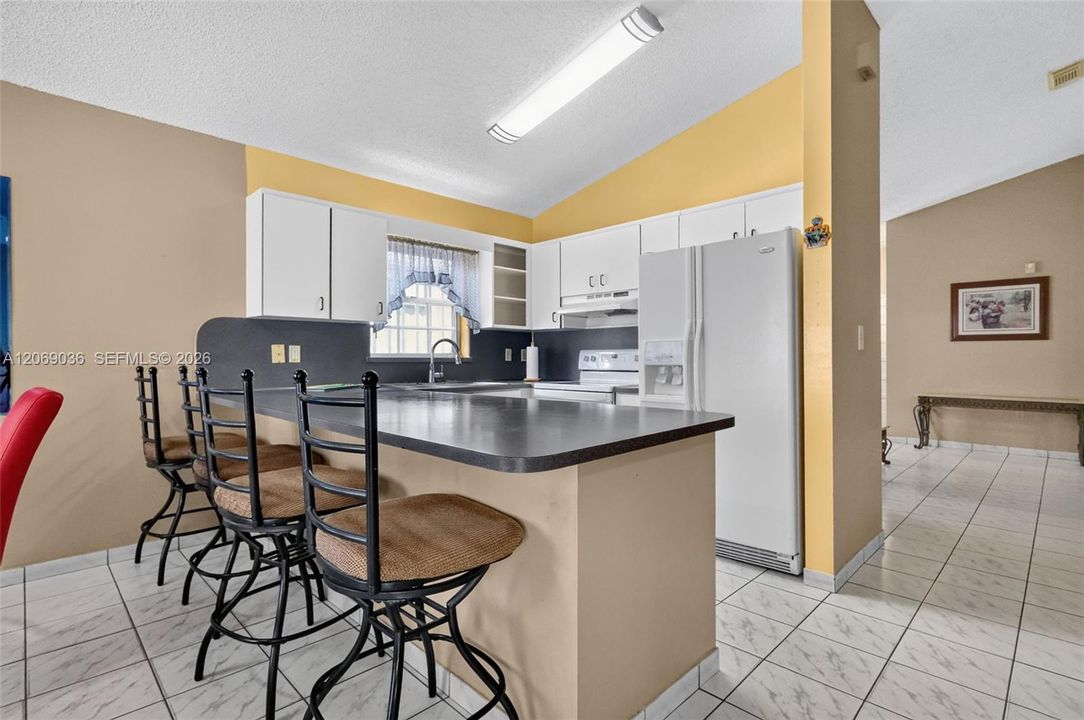 For Sale: $530,000 (3 beds, 2 baths, 1414 Square Feet)