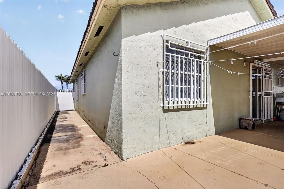 For Sale: $530,000 (3 beds, 2 baths, 1414 Square Feet)