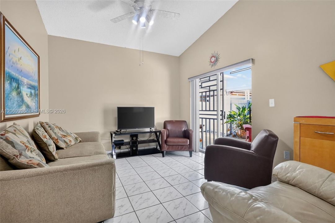 For Sale: $530,000 (3 beds, 2 baths, 1414 Square Feet)