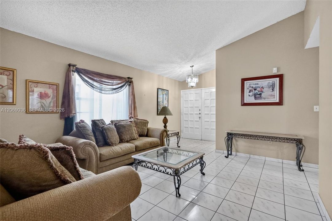 For Sale: $530,000 (3 beds, 2 baths, 1414 Square Feet)