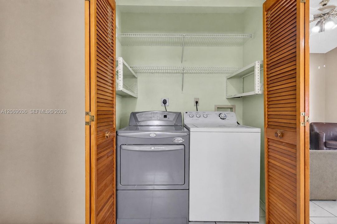 For Sale: $530,000 (3 beds, 2 baths, 1414 Square Feet)