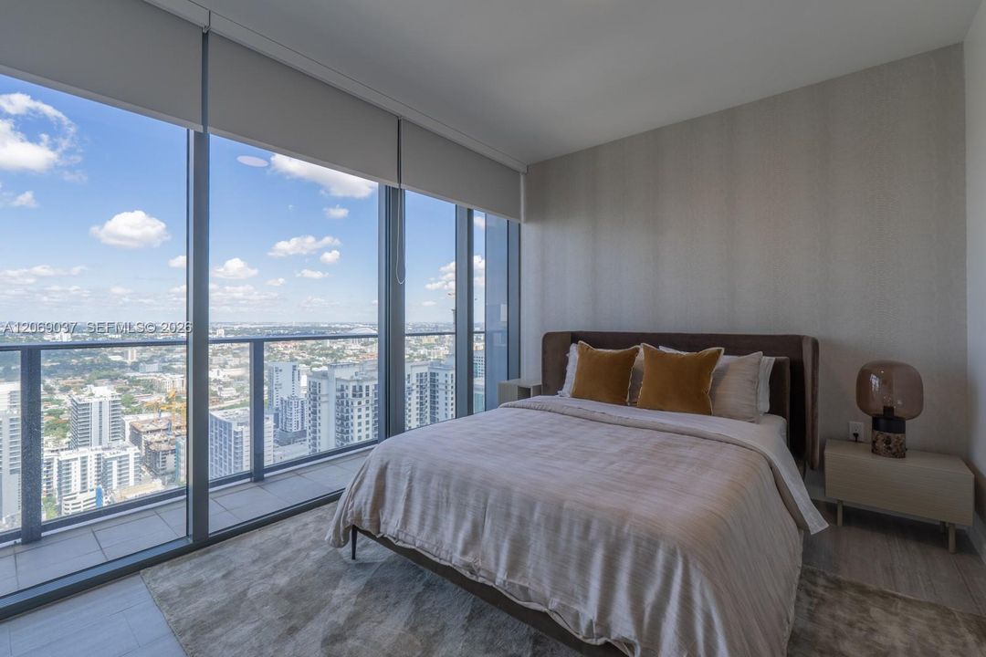 For Rent: $16,999 (3 beds, 3 baths, 1909 Square Feet)