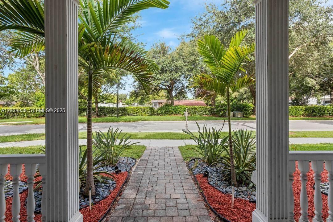For Rent: $4,995 (4 beds, 3 baths, 2983 Square Feet)
