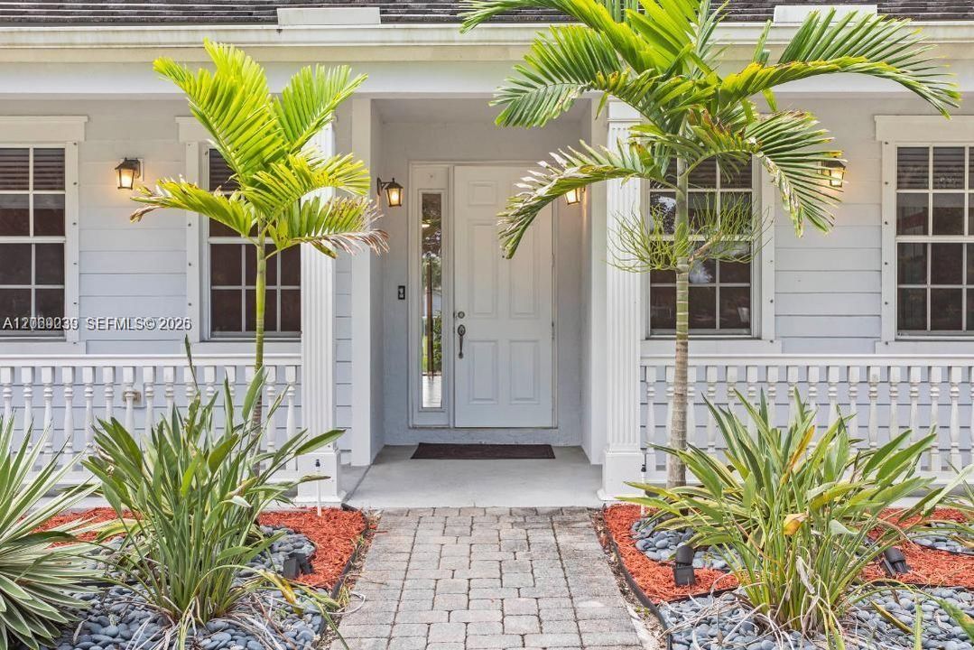 For Rent: $4,995 (4 beds, 3 baths, 2983 Square Feet)