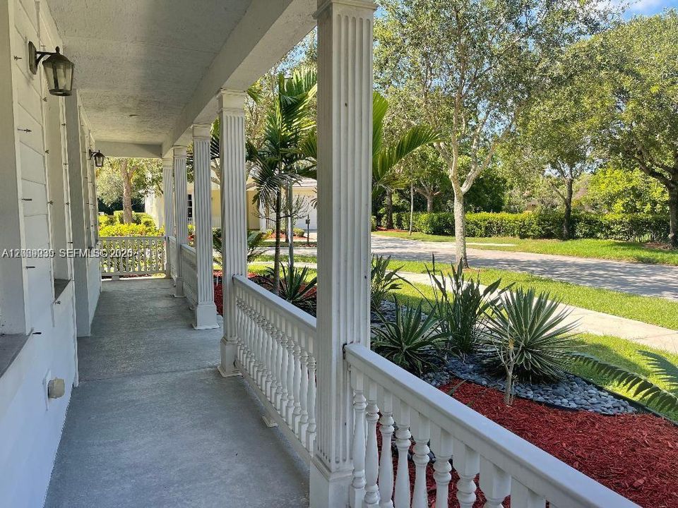 For Rent: $4,995 (4 beds, 3 baths, 2983 Square Feet)
