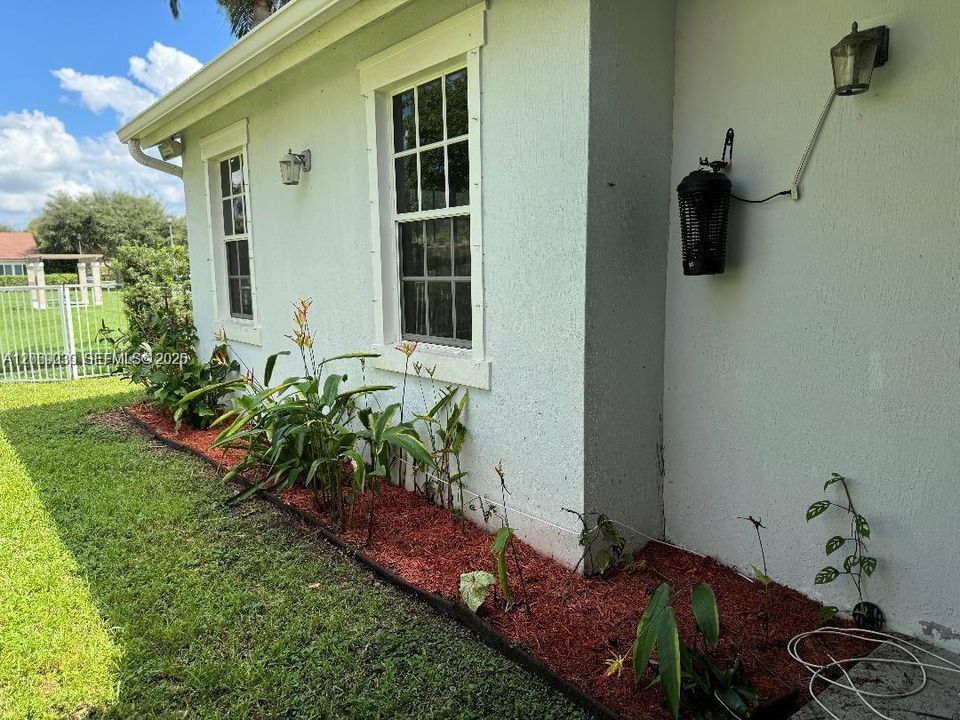 For Rent: $4,995 (4 beds, 3 baths, 2983 Square Feet)