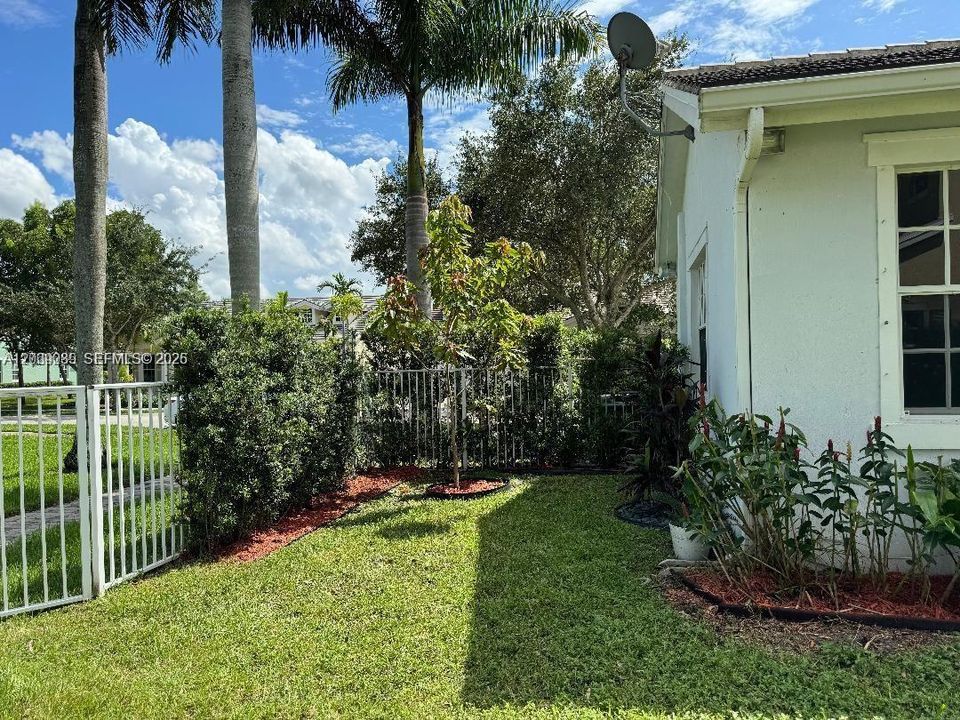 For Rent: $4,995 (4 beds, 3 baths, 2983 Square Feet)