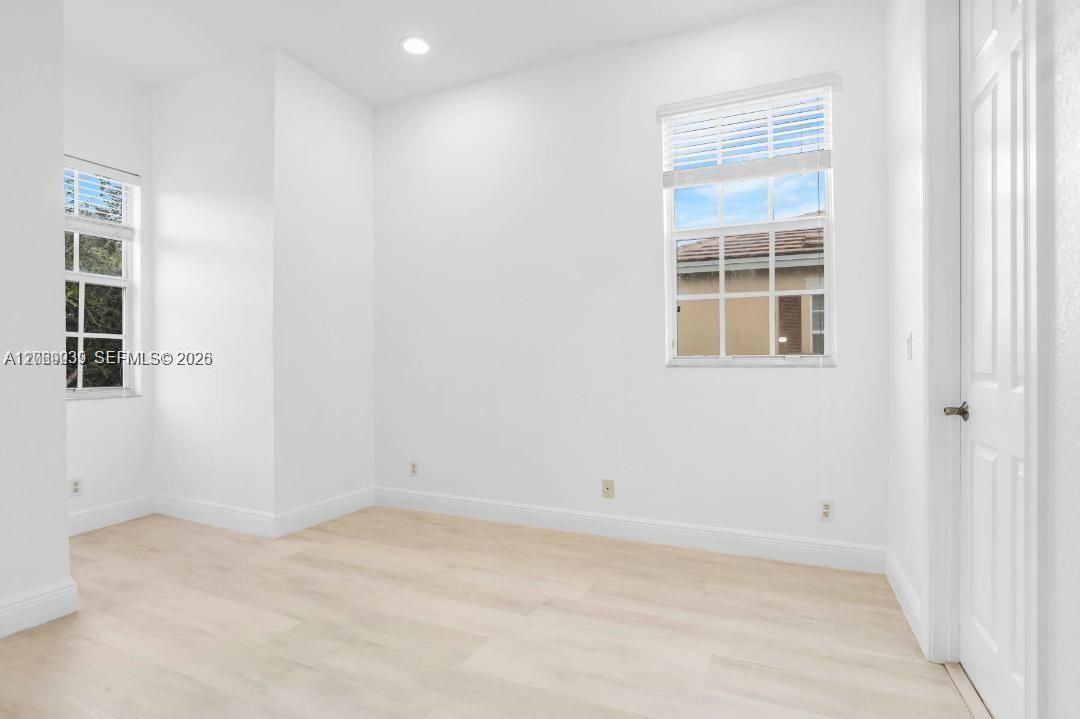 For Rent: $4,995 (4 beds, 3 baths, 2983 Square Feet)