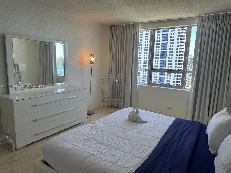 En Venta: $775,000 (2 camas, 2 baños, 1072 Pies cuadrados)