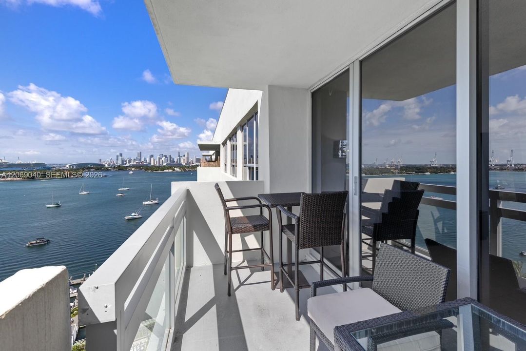 En Venta: $775,000 (2 camas, 2 baños, 1072 Pies cuadrados)