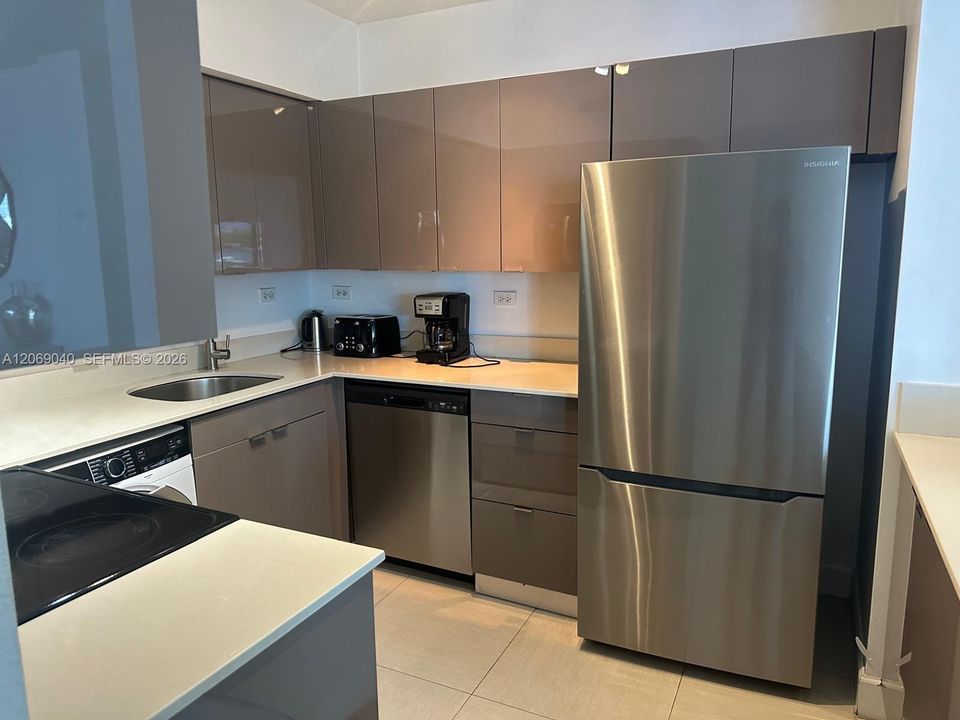 En Venta: $775,000 (2 camas, 2 baños, 1072 Pies cuadrados)