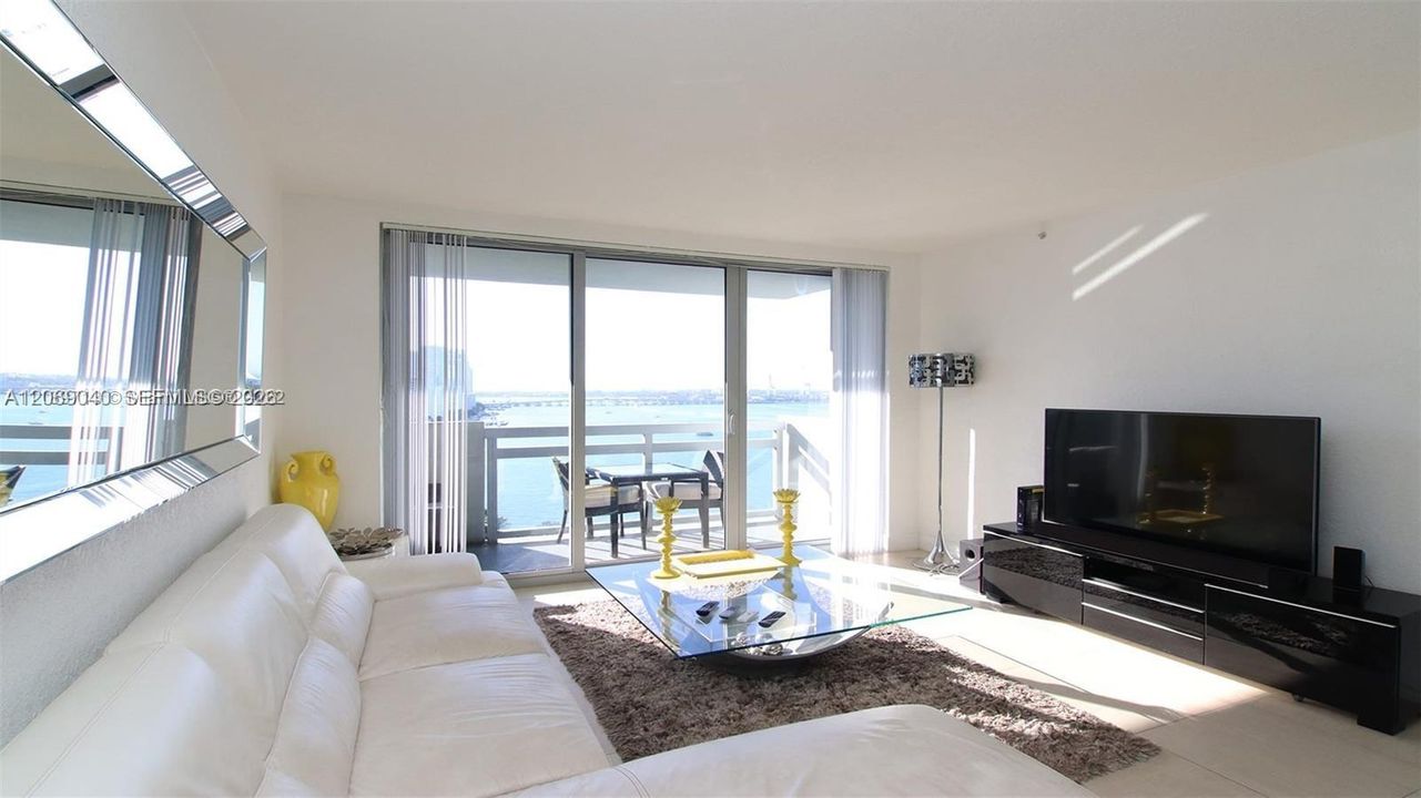 En Venta: $775,000 (2 camas, 2 baños, 1072 Pies cuadrados)