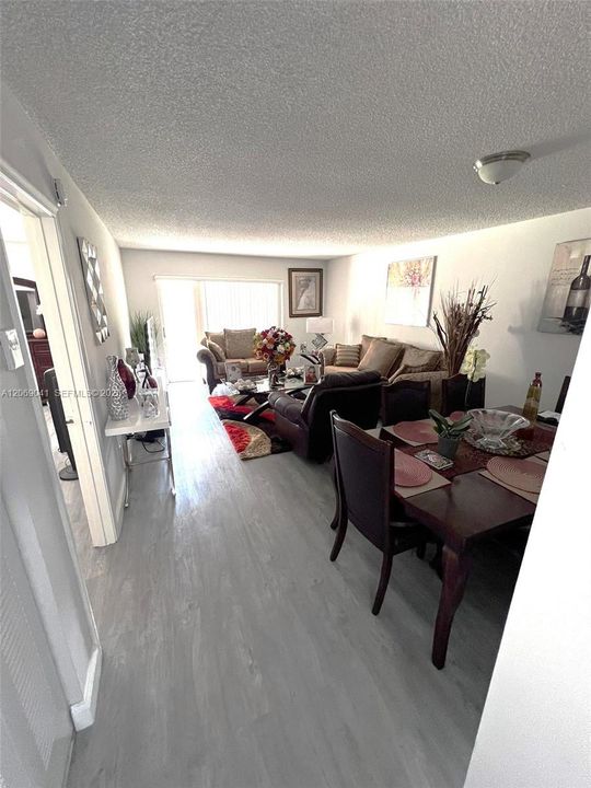 For Rent: $1,850 (1 beds, 1 baths, 726 Square Feet)