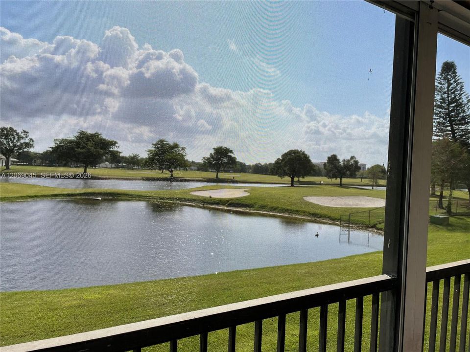 For Rent: $2,100 (2 beds, 2 baths, 1140 Square Feet)