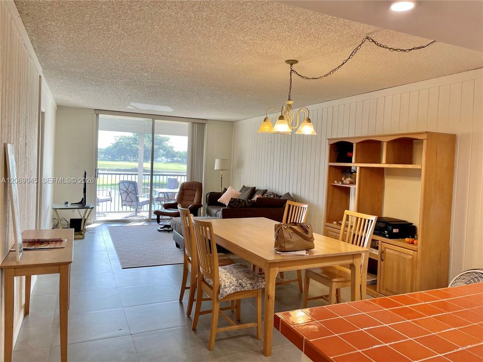For Rent: $2,100 (2 beds, 2 baths, 1140 Square Feet)