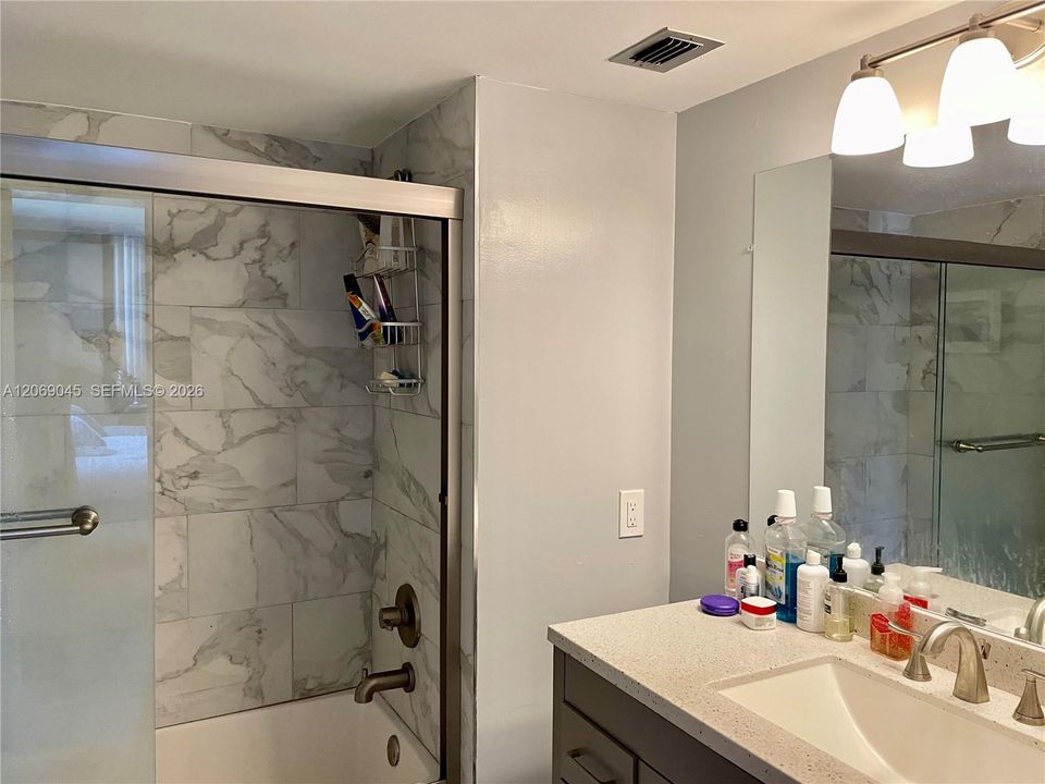 For Rent: $2,100 (2 beds, 2 baths, 1140 Square Feet)