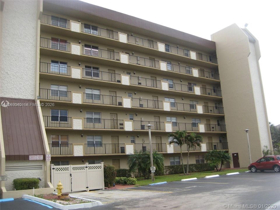 For Rent: $2,100 (2 beds, 2 baths, 1140 Square Feet)