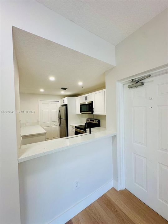 For Rent: $2,690 (2 beds, 2 baths, 1115 Square Feet)