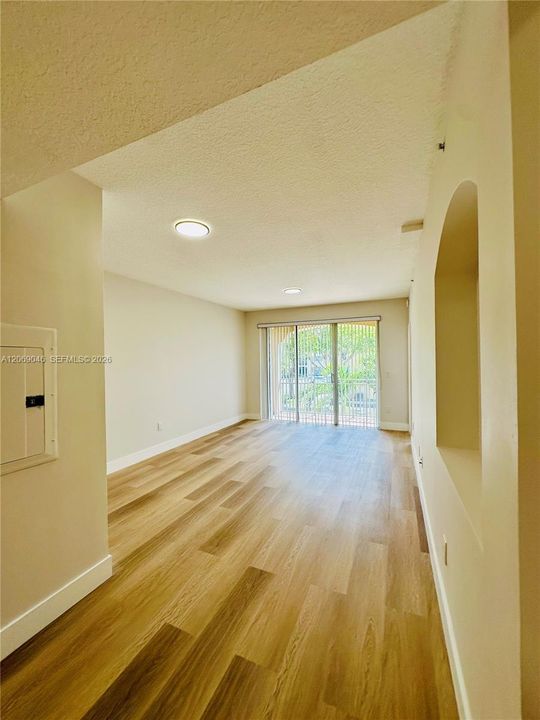 For Rent: $2,690 (2 beds, 2 baths, 1115 Square Feet)