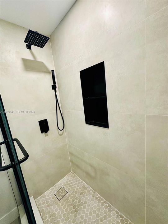 For Rent: $2,690 (2 beds, 2 baths, 1115 Square Feet)