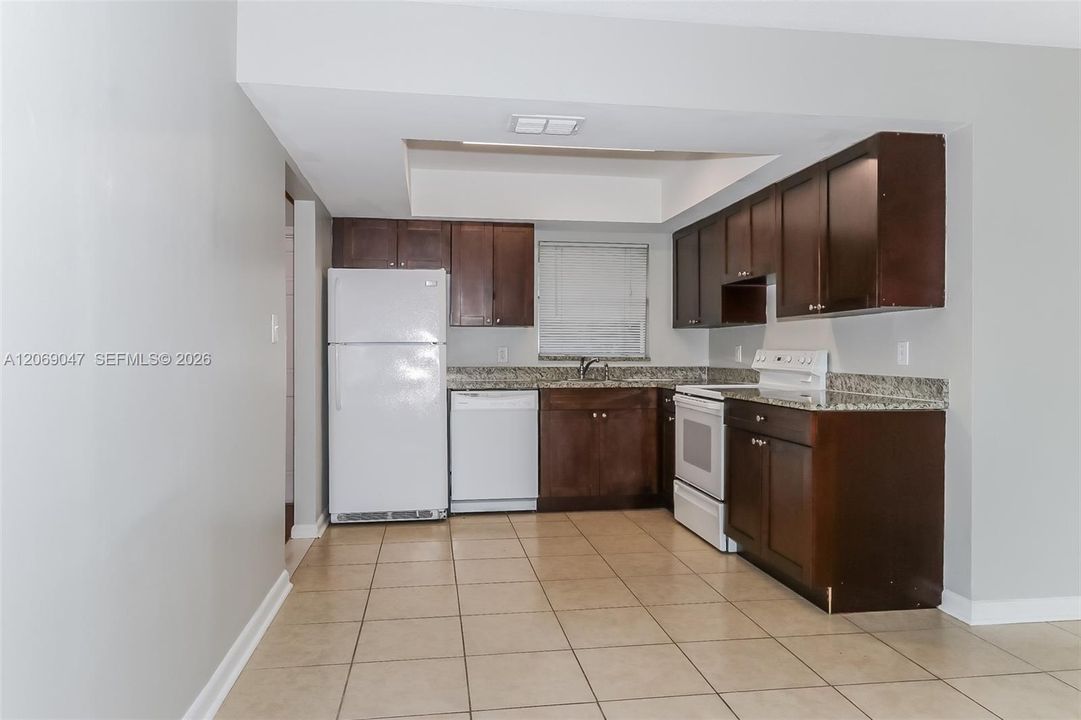 En Renta: $2,615 (3 camas, 2 baños, 1231 Pies cuadrados)