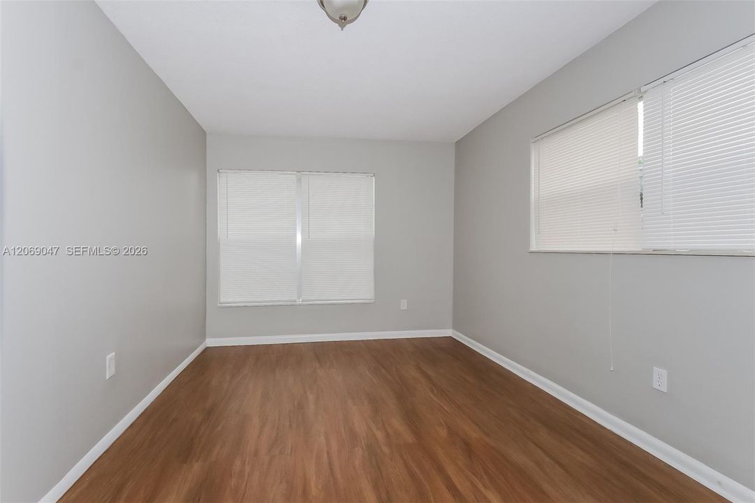En Renta: $2,615 (3 camas, 2 baños, 1231 Pies cuadrados)