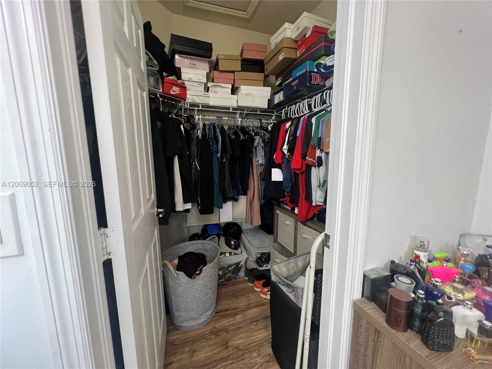 For Rent: $3,500 (4 beds, 2 baths, 1670 Square Feet)