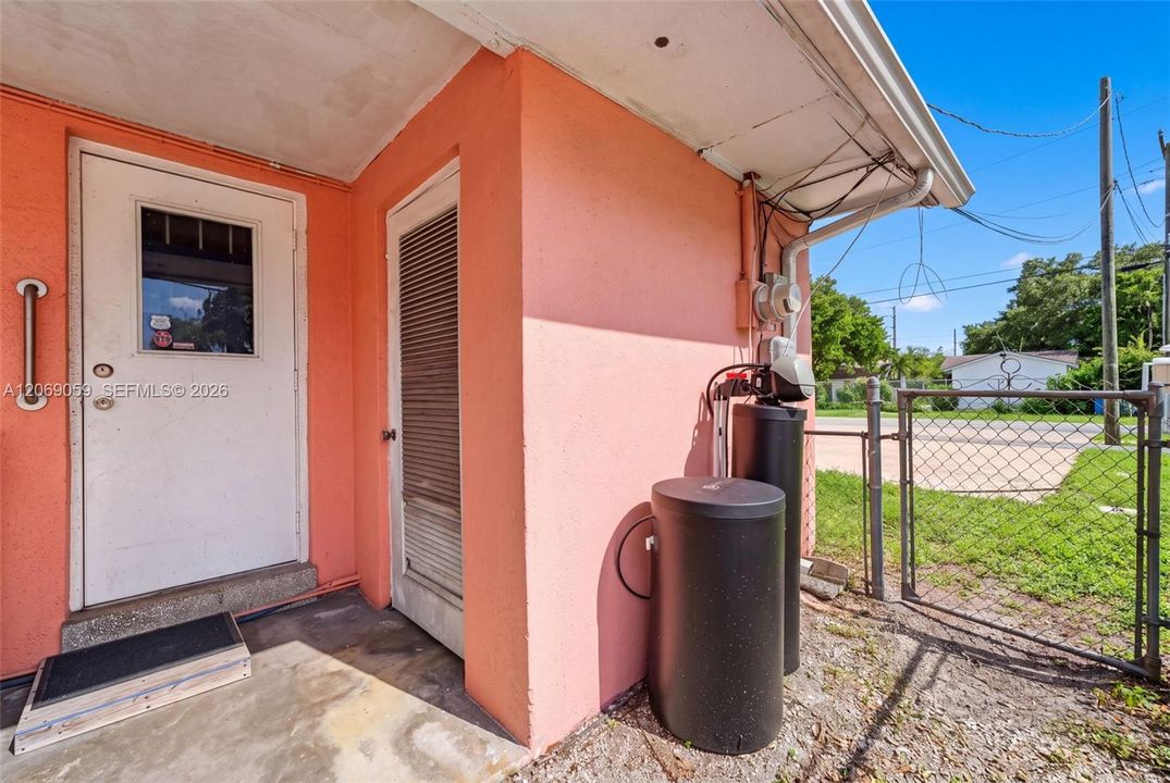 For Sale: $549,500 (3 beds, 2 baths, 1656 Square Feet)