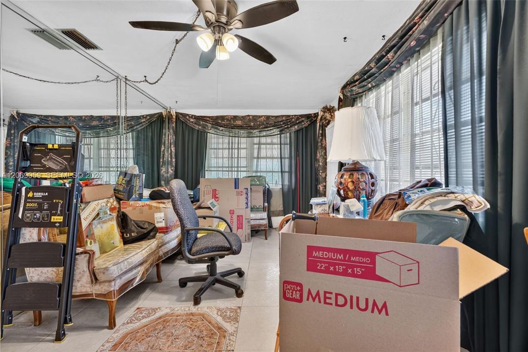 For Sale: $549,500 (3 beds, 2 baths, 1656 Square Feet)