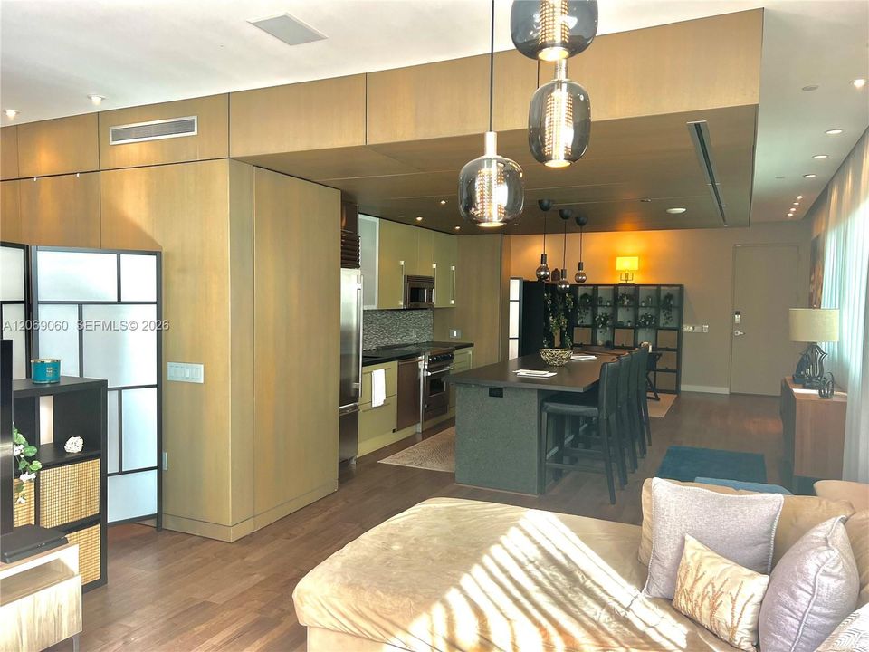 For Rent: $4,500 (2 beds, 2 baths, 1045 Square Feet)
