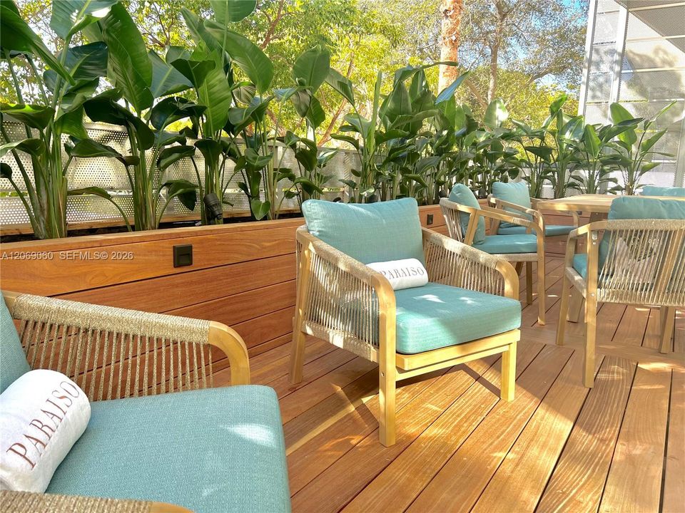 For Rent: $4,500 (2 beds, 2 baths, 1045 Square Feet)