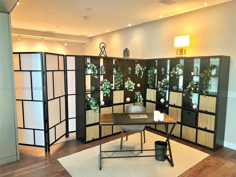 For Rent: $4,500 (2 beds, 2 baths, 1045 Square Feet)