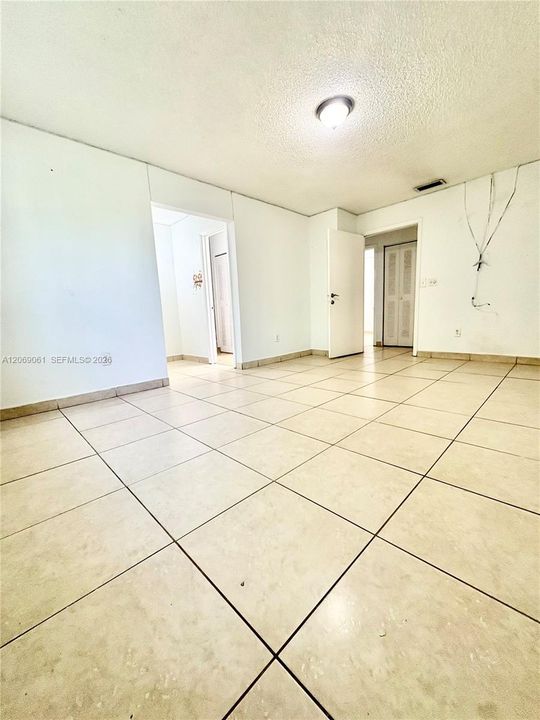 En Venta: $559,000 (3 camas, 2 baños, 1624 Pies cuadrados)