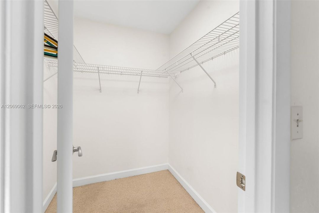 For Sale: $218,000 (2 beds, 2 baths, 1152 Square Feet)