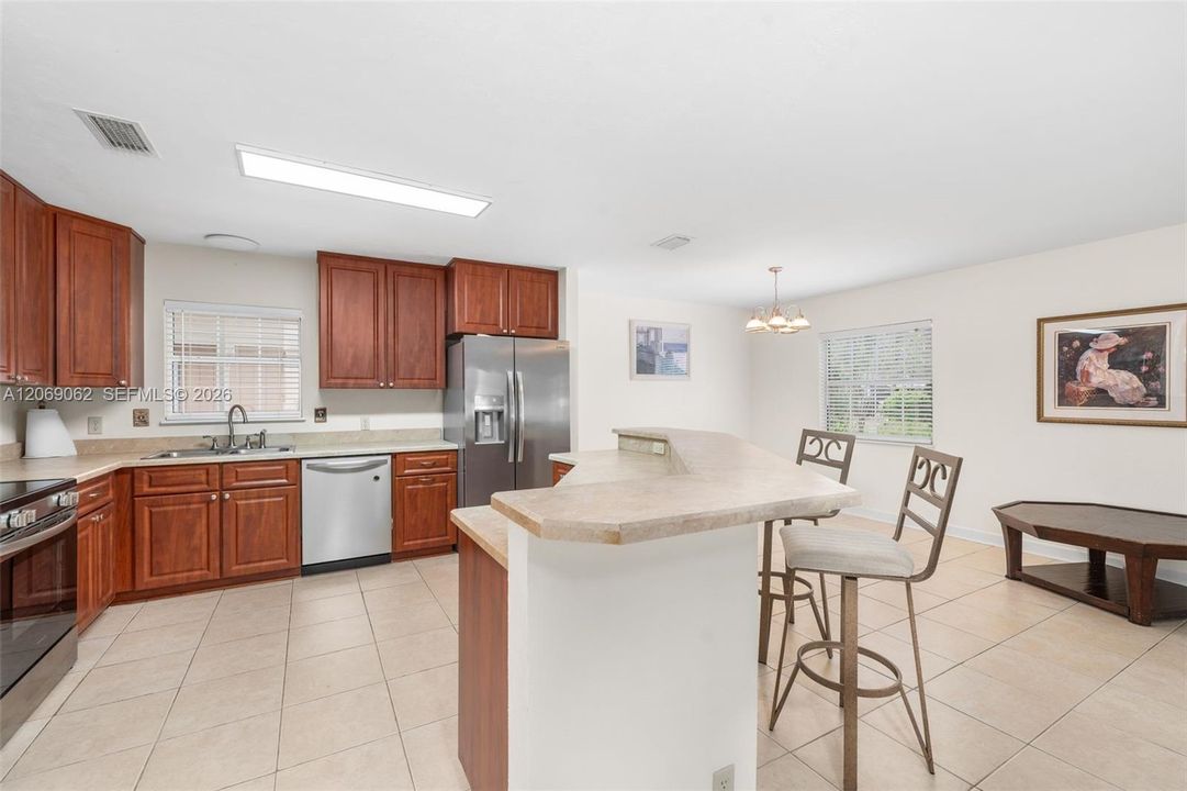 For Sale: $218,000 (2 beds, 2 baths, 1152 Square Feet)