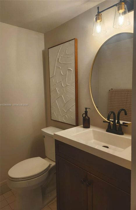 For Rent: $1,750 (1 beds, 1 baths, 811 Square Feet)