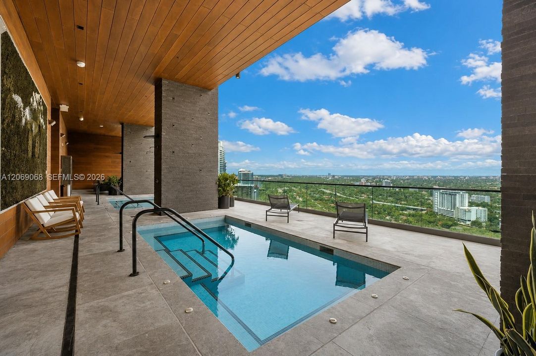 For Sale: $815,000 (1 beds, 1 baths, 792 Square Feet)