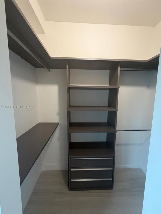 For Sale: $815,000 (1 beds, 1 baths, 792 Square Feet)