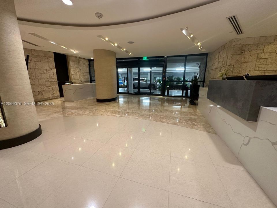 For Rent: $4,500 (2 beds, 2 baths, 848 Square Feet)