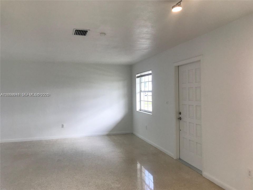 For Sale: $755,000 (4 beds, 2 baths, 1598 Square Feet)