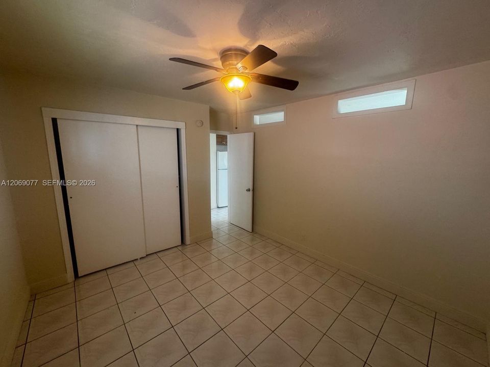 For Rent: $1,525 (1 beds, 1 baths, 2750 Square Feet)