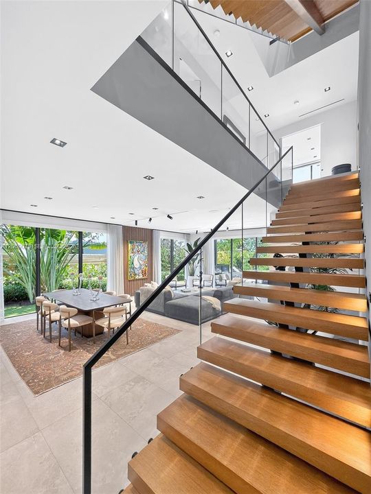 For Sale: $2,750,000 (4 beds, 5 baths, 3544 Square Feet)