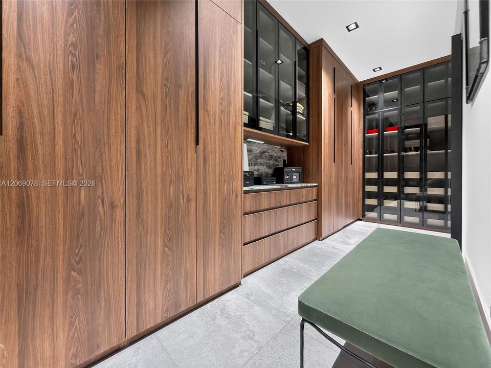 For Sale: $2,750,000 (4 beds, 5 baths, 3544 Square Feet)