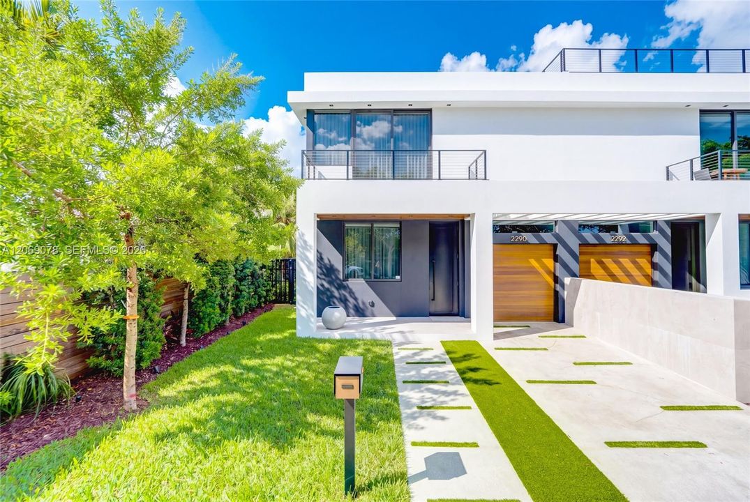 For Sale: $2,750,000 (4 beds, 5 baths, 3544 Square Feet)