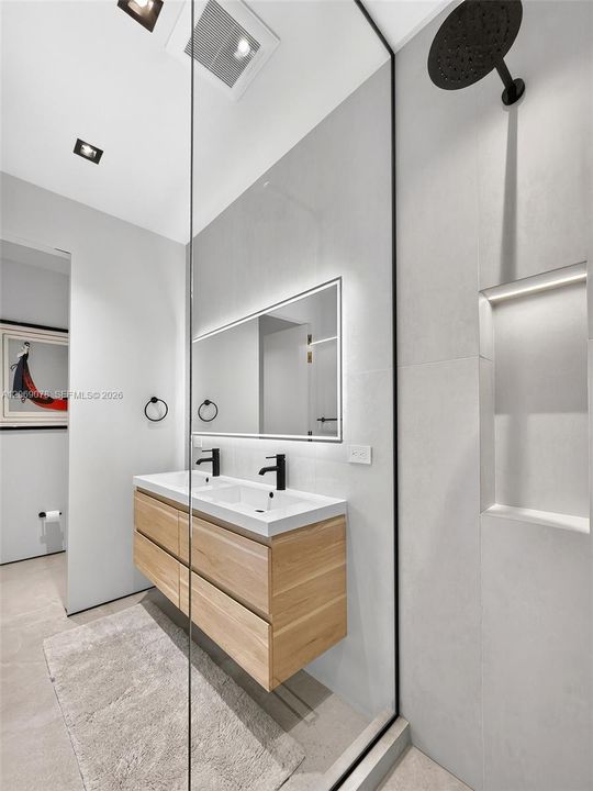 For Sale: $2,750,000 (4 beds, 5 baths, 3544 Square Feet)