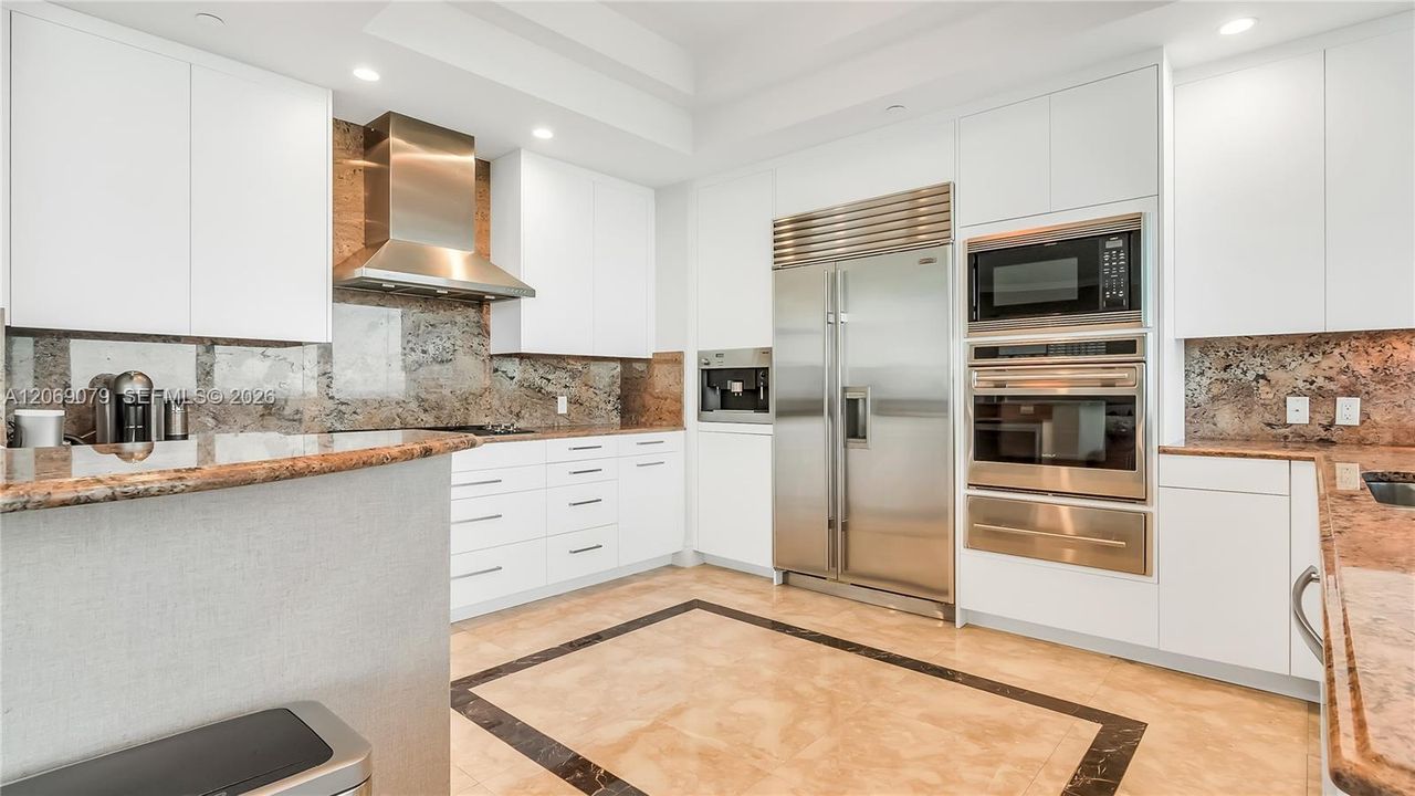 For Sale: $3,650,000 (2 beds, 2 baths, 1913 Square Feet)